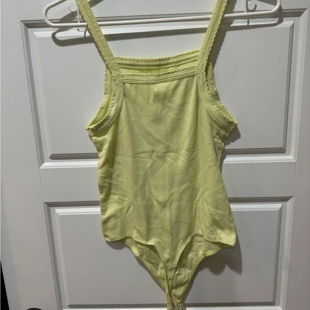 BP Light Yellow Ribbed Top - Picture 3 of 3